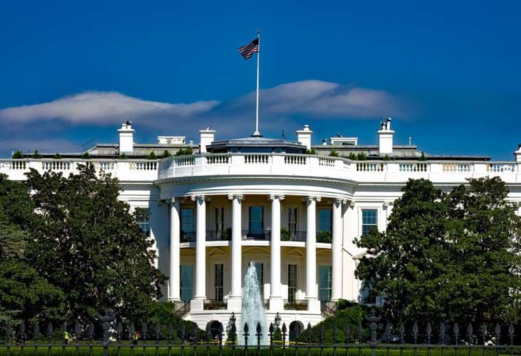 Justicia de EE. UU. avala veto de Trump a medios a la Casa Blanca