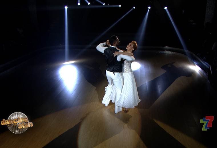 Amanda Moncada vals en la noche de eliminación de Dancing With The Stars