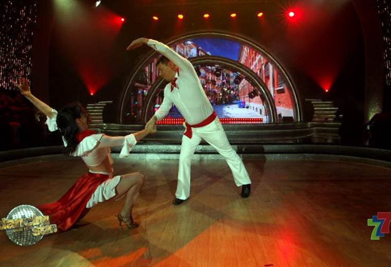 Óscar López se movió al ritmo del paso doble y libre en la décima gala de Dancing With The Stars