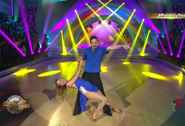 Gustavo Peláez bailó merengue y foxtrot en la noche de eliminación de Dancing With The Stars