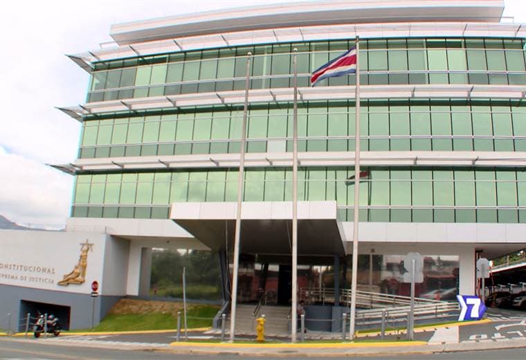 Ejecutivo negó a periodista información pública acerca del impacto de COVID-19 en centros educativos