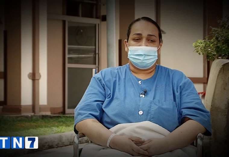 Desde un hospital, madre lucha por su pequeño hijo con cáncer