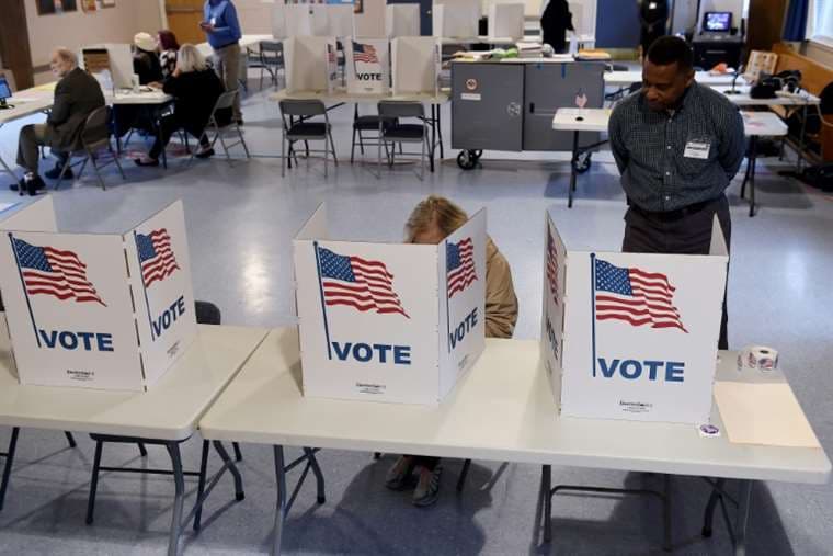 ¿Biden o Sanders? EEUU vota en día crucial para aspirantes demócratas a la Casa Blanca