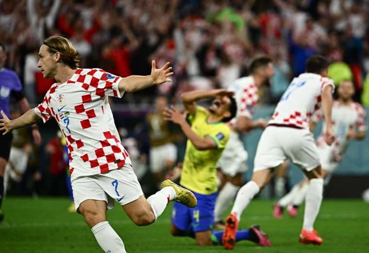 Croacia sorprende al mundo y deja tendido a Brasil en penales