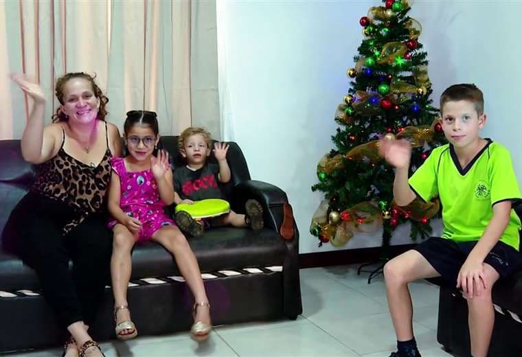 Familia ya no tendrá que vivir en un pasillo gracias a su apoyo
