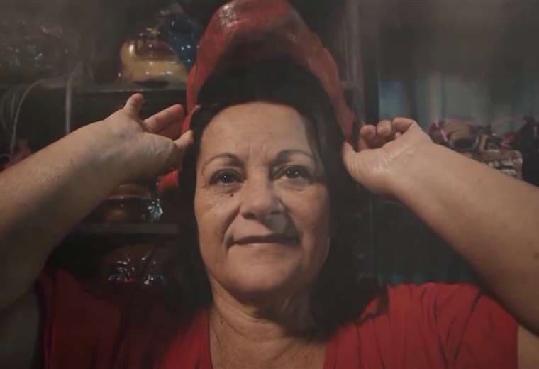 ‘Dama de las mil máscaras’: el documental en honor a la primera mujer mascarera del país