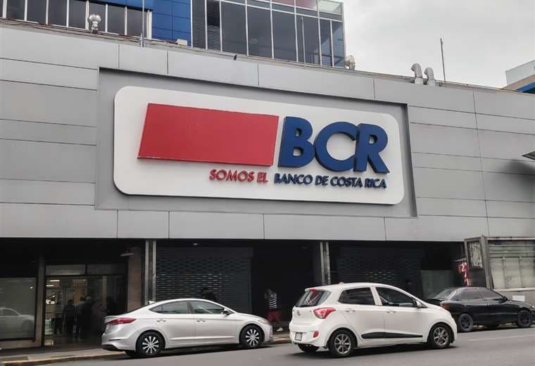 Laura Fernández insistirá en venta del BCR “antes de que quiebre”