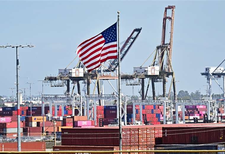 Aranceles de Trump y caída del dólar enmarcan un 2025 de incertidumbre para Costa Rica