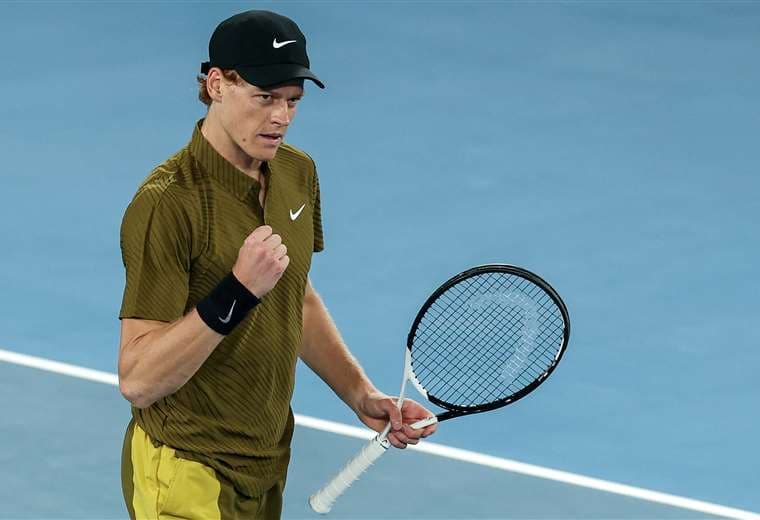 Djokovic y Sinner muestran credenciales en Australia, favoritas avanzan en cuadro femenino