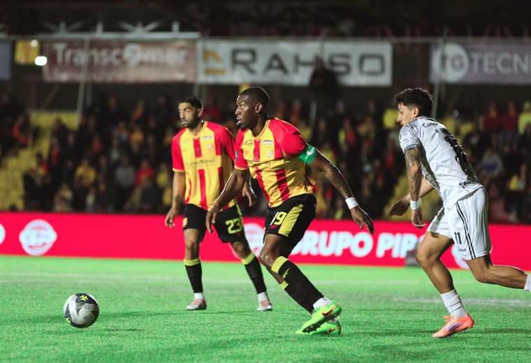 Herediano vuelve a la victoria y se aferra al liderato