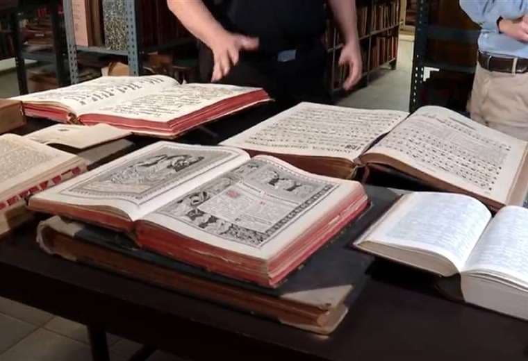 Reliquias de papel: así se conservan libros milenarios en el Seminario Nacional