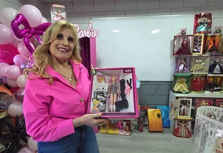 Ivonne Rojas reúne más de 1.900 Barbies en una colección única