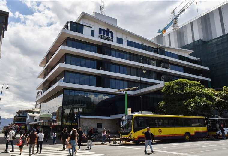 Hacienda presenta reforma para cobrar impuesto a capitales ticos en el extranjero