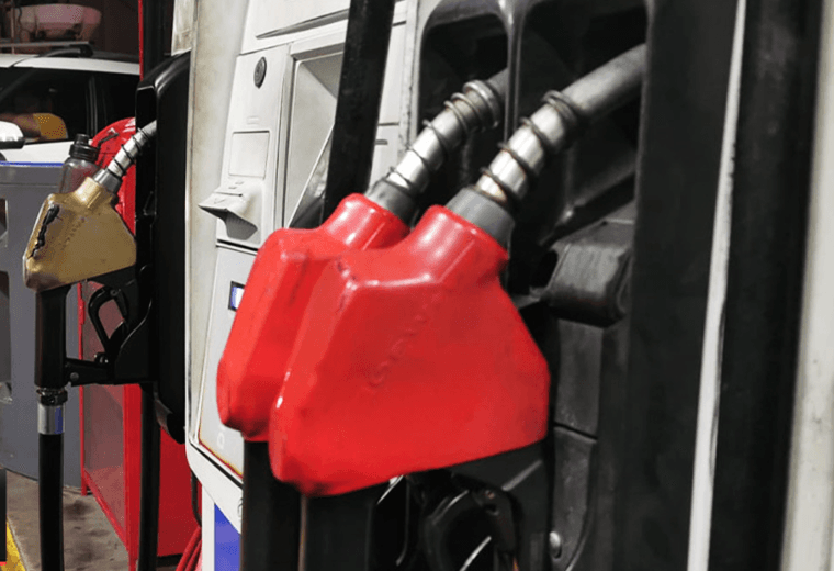 Agosto traerá importante rebaja en los combustibles