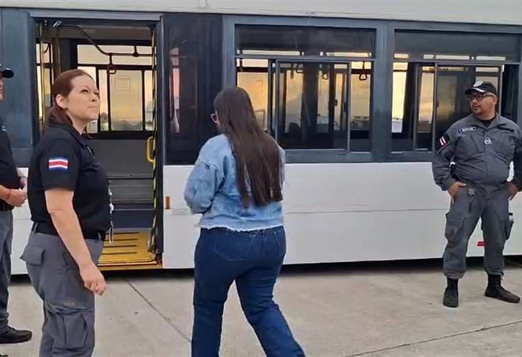 15 migrantes ingresan en quinto vuelo con deportados por EE. UU.