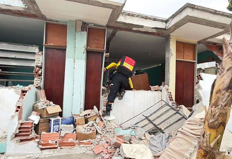 “Es mucho más grave de lo que podemos imaginar”: Así trabajan los bomberos ticos en Venezuela
