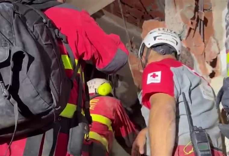 Hernán, la voz entre los escombros que impulsa labor de cruzrojistas ticos en Venezuela