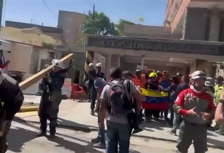 Una hora después de rescatar a Hernán, cruzrojistas ticos cumplieron promesa a venezolana