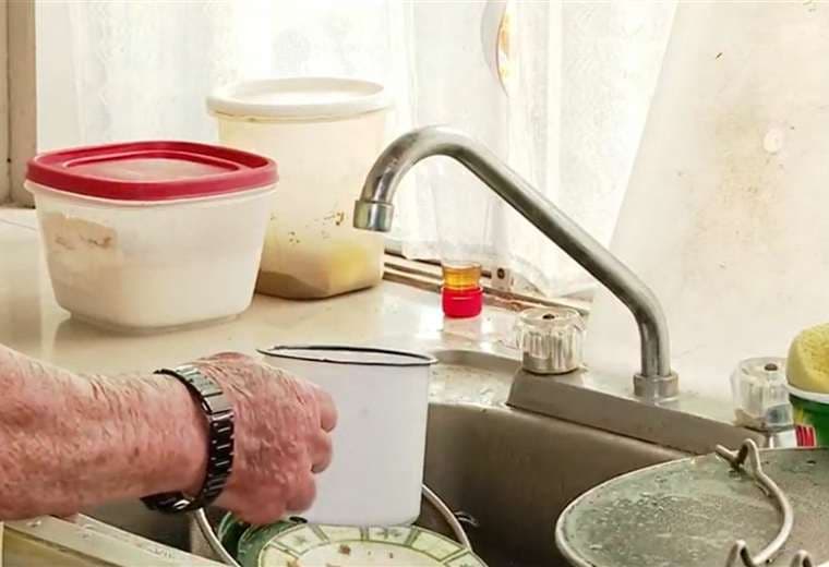 AyA espera análisis de laboratorio para determinar qué ocurrió con el agua de Coronado