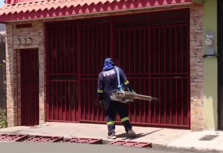 Brotes de dengue y chikungunya obligan a Salud a reforzar personal