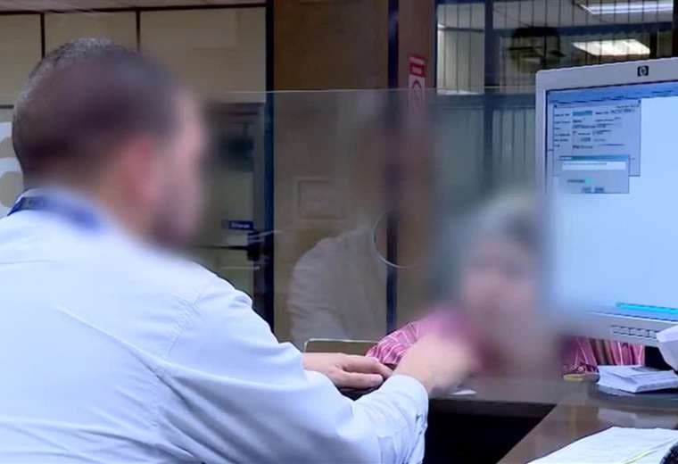 Nueva directriz prohíbe contactar a familiares o terceros para cobrar deudas