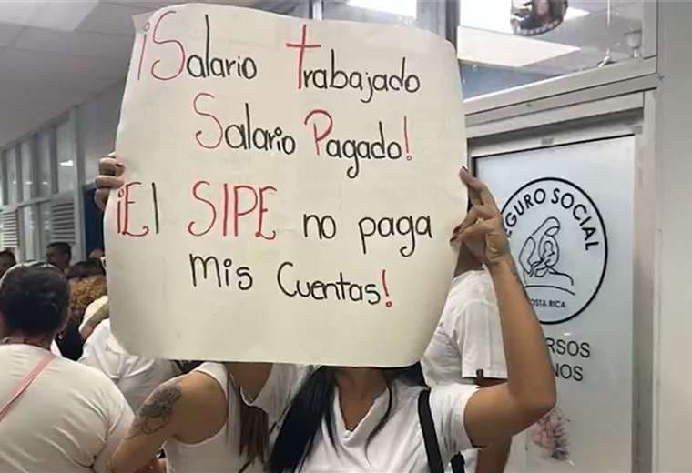 Denuncian a la CCSS por impago de salarios tras falla en sistema