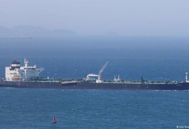 Irán ataca base de EE.UU. en Kuwait y dos petroleros