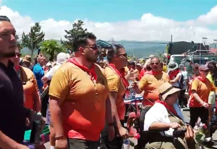 Romeros de la Zona Sur concluyen 10 días de caminata y llegan a la Basílica