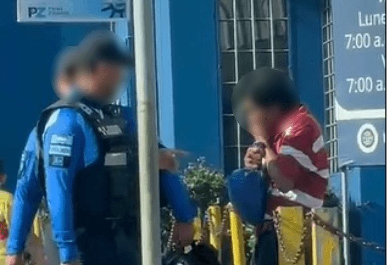 Suspenden a policías municipales sospechosos de agredir adulto