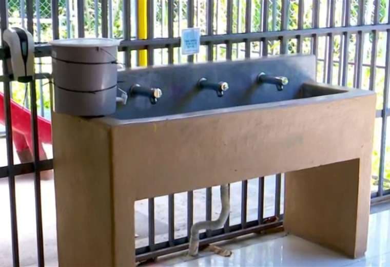 Vecinos de Aserrí reclaman falta de agua mientras enfrentan brotes de hepatitis A