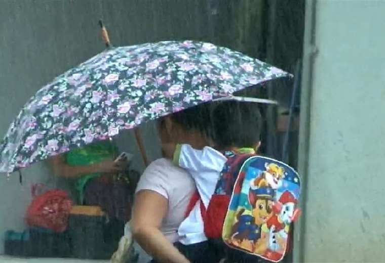 Nueva onda tropical entrará al país este domingo