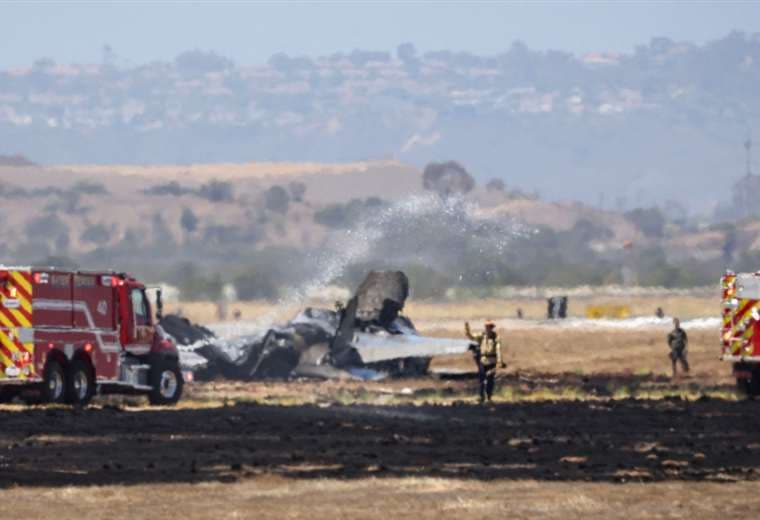 Video: Caza estadounidense se estrella cerca de base militar en California