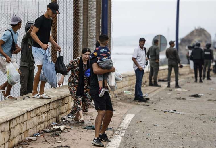 Lo que se sabe de la entrada masiva de migrantes en el territorio español de Ceuta