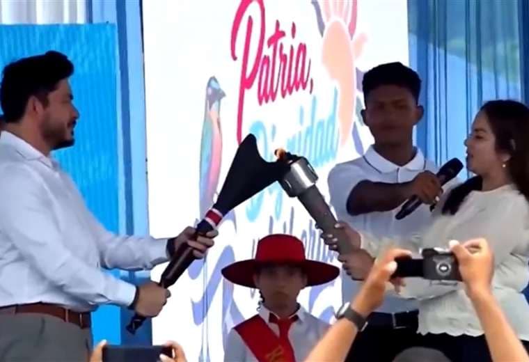 Costa Rica recibe la antorcha de la independencia desde Nicaragua