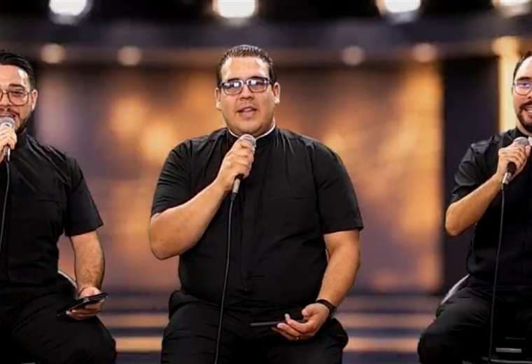 Fe y música: sacerdotes se preparan para cantar plancha en el Auditorio Nacional