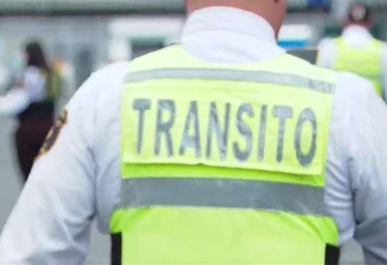 Conductor que dio positivo a alcoholemia agrede a Policía de Tránsito