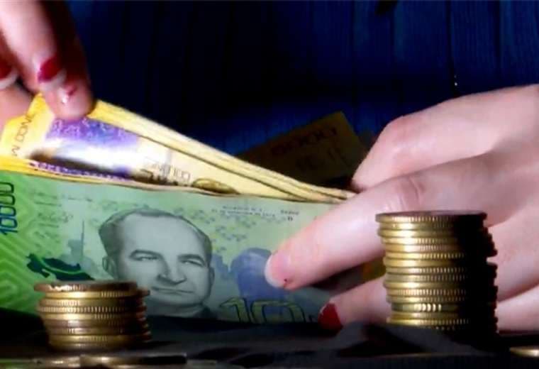90% de hogares ticos considera esencial ahorrar, pero solo la mitad lo hace
