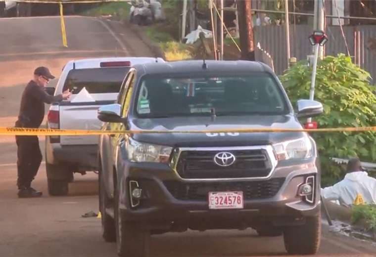 Persecución por triple homicidio termina en casa con aparente droga