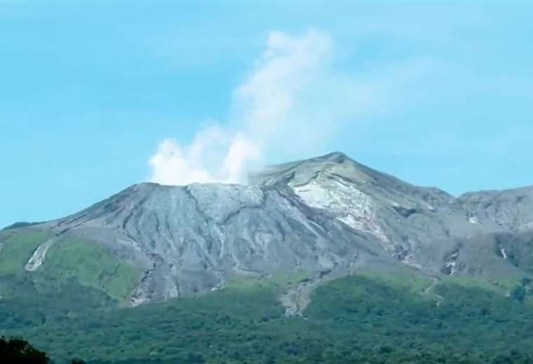Autoridades mantienen alerta por lahares tras erupciones del Rincón de la Vieja