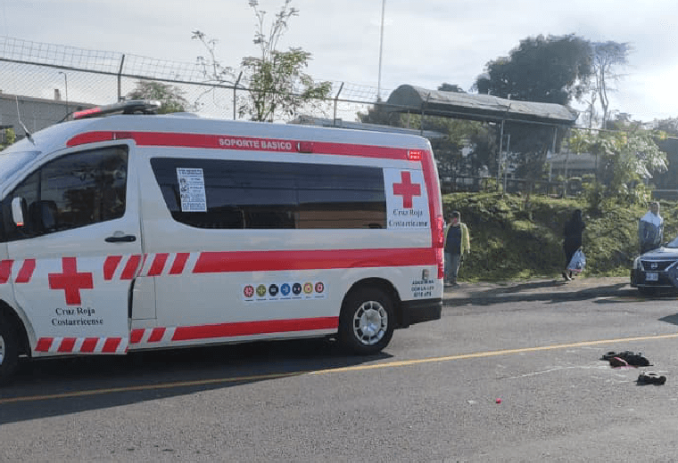 Riña acaba con dos hombres apuñalados frente a escuela en Coronado