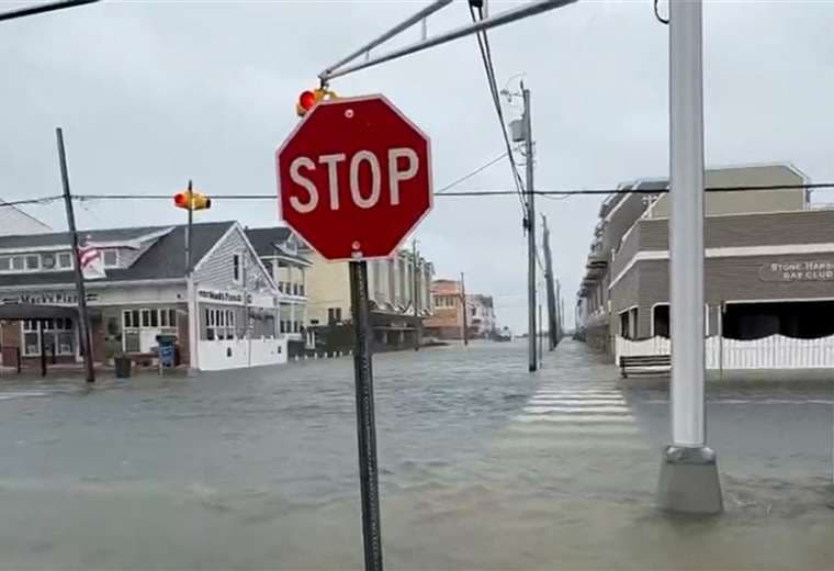 Fuertes vientos y mucha lluvia: Así fue el paso de tormenta que dejó un muerto en EE. UU.
